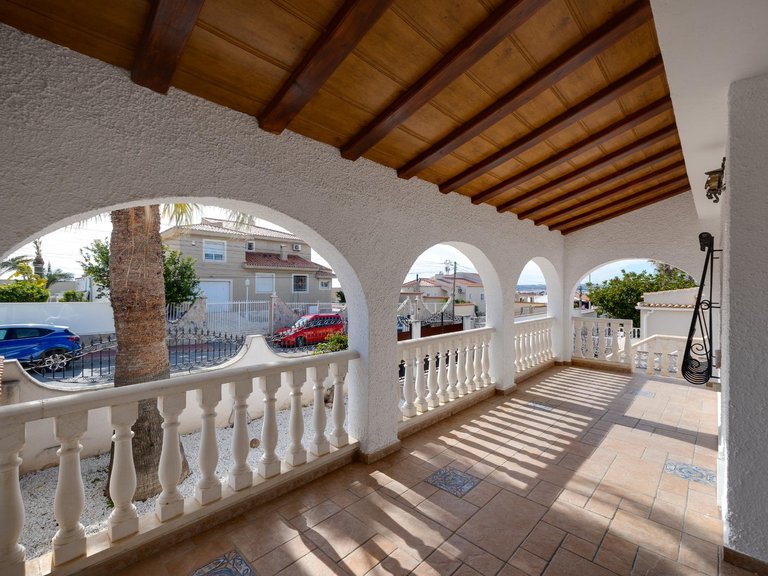 Villa for Sale in Costa Blanca Torrevieja, Alicante 32