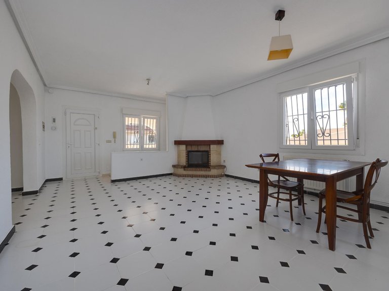 Villa for Sale in Costa Blanca Torrevieja, Alicante 4