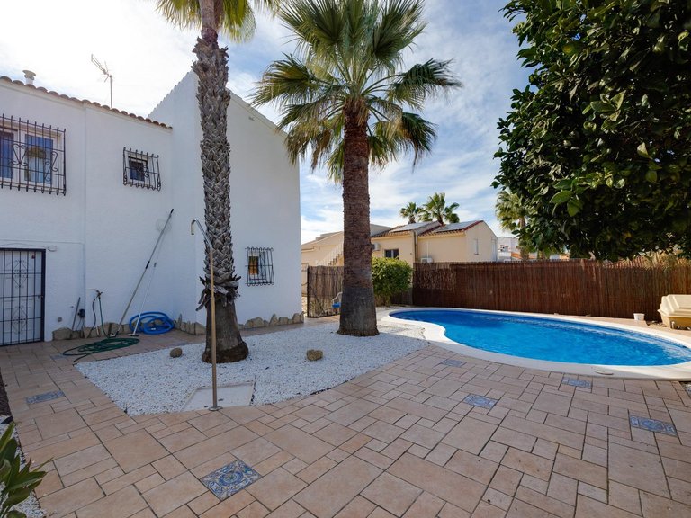 Villa for Sale in Costa Blanca Torrevieja, Alicante 44