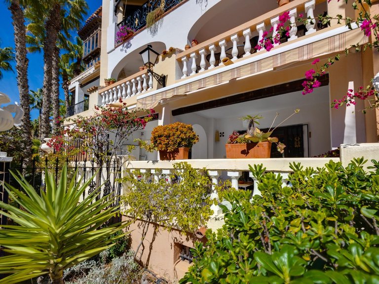 Apartment for Sale in Costa Blanca Torrevieja, Alicante 32