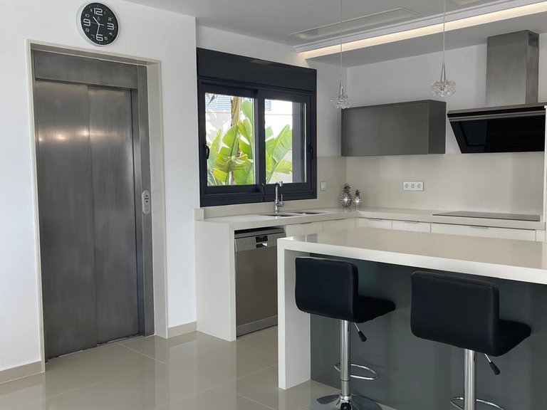 Villa for Sale in Inland San Miguel De Salinas, Alicante 16