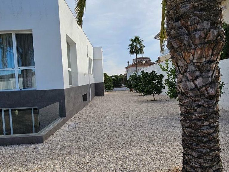 Villa for Sale in Inland Orihuela, Alicante 2