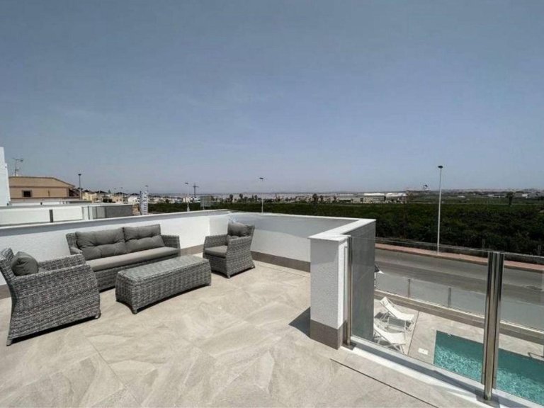 Villa for Sale in Costa Blanca Torrevieja, Alicante 3