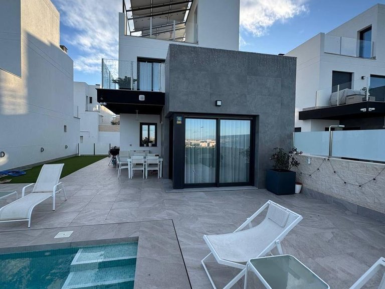 Villa for Sale in Costa Blanca Torrevieja, Alicante 8