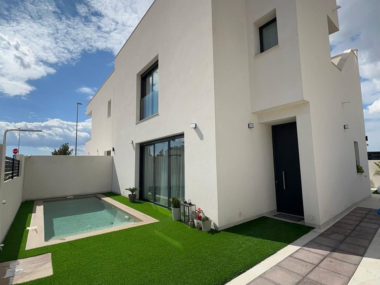 Villa for Sale in Costa Blanca Benijofar, Alicante 1