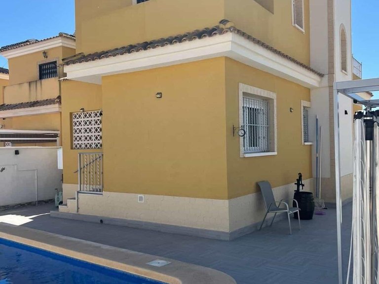 Villa for Sale in Inland Algorfa, Alicante 4