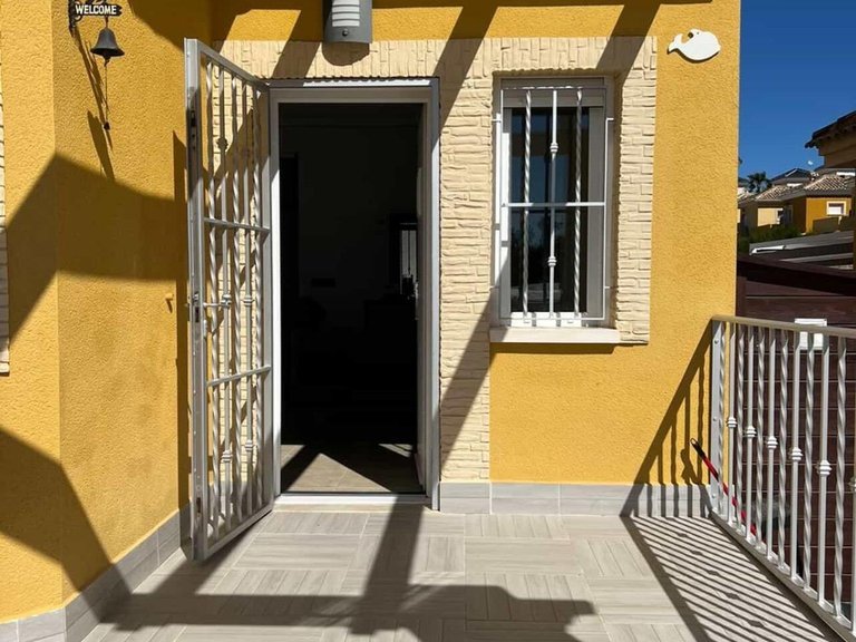 Villa for Sale in Inland Algorfa, Alicante 5
