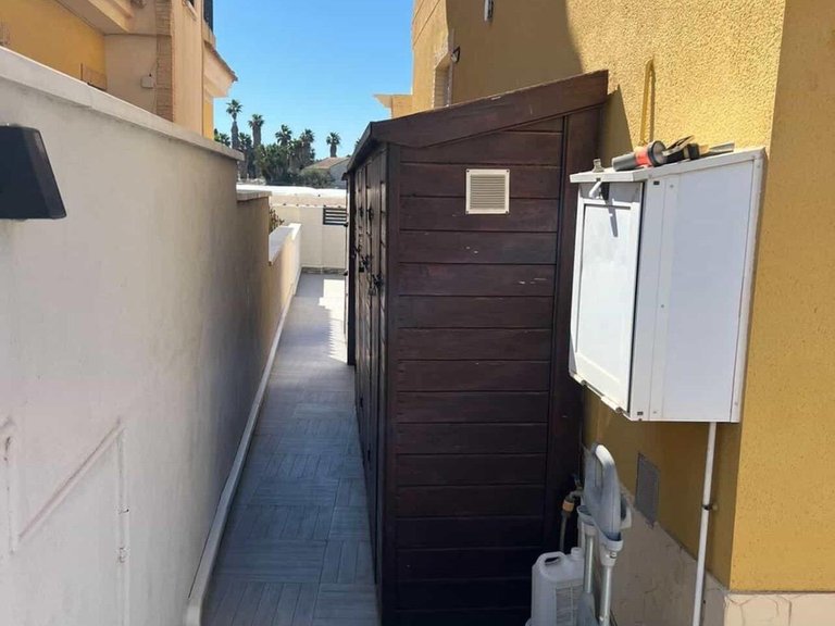 Villa for Sale in Inland Algorfa, Alicante 9