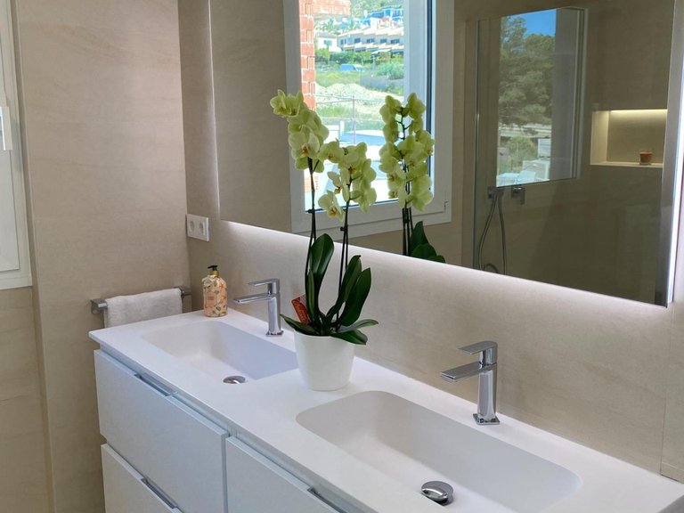 Villa for Sale in Sierra Cortina Finestrat, Alicante 28