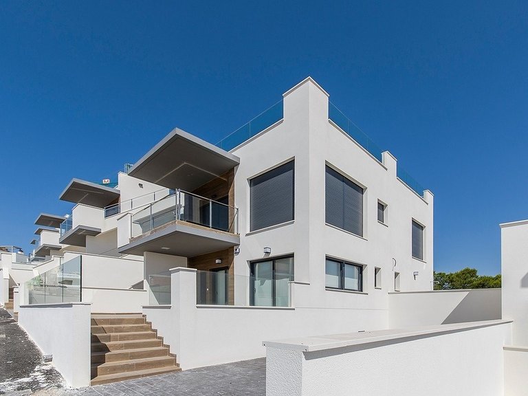 Villa for Sale in San Miguel De Salinas Vistabella Golf Entre Naranjos, Alicante 2