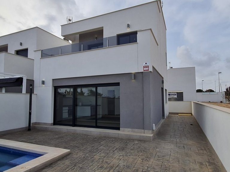 Villa for Sale in Orihuela Costa, Alicante 1