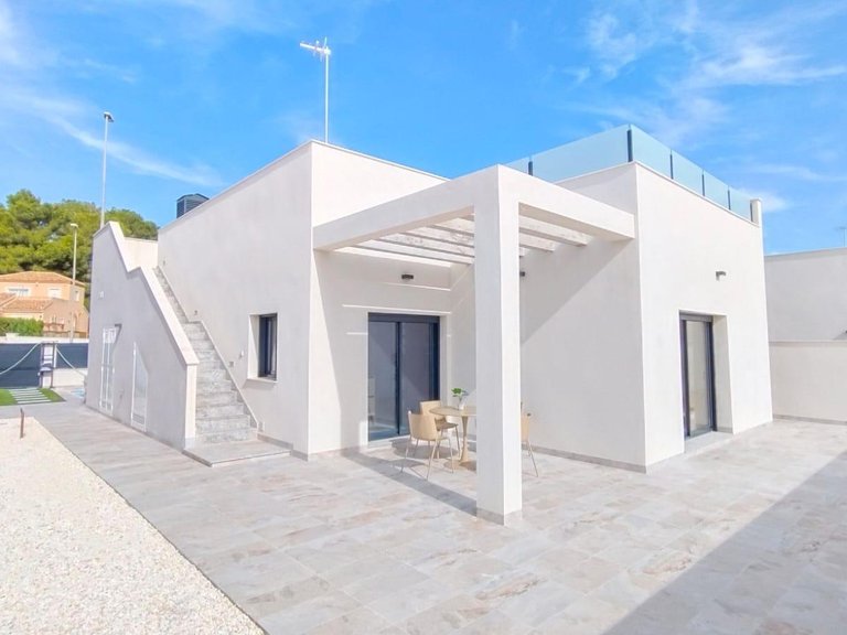Villa for Sale in Pilar De La Horadada Pinar De Campoverde, Alicante 2