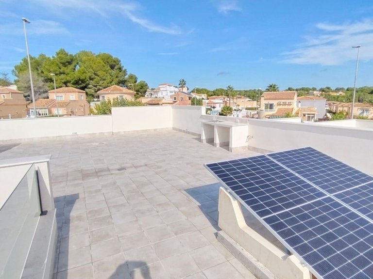 Villa for Sale in Pilar De La Horadada Pinar De Campoverde, Alicante 3