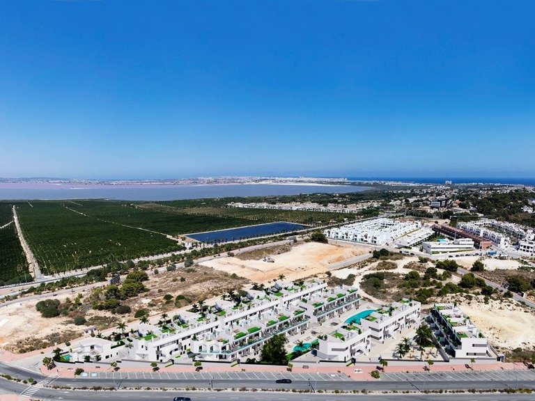 Apartment for Sale in Lago Jardín II, Torrevieja, Alicante 12