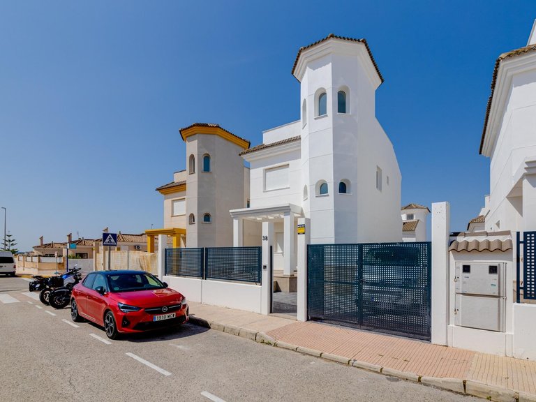 Villa for Sale in San Fulgencio, Alicante 40
