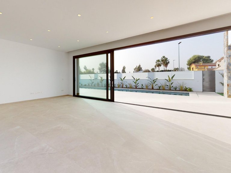 Villa for Sale in Los Alcazares, Murcia 12