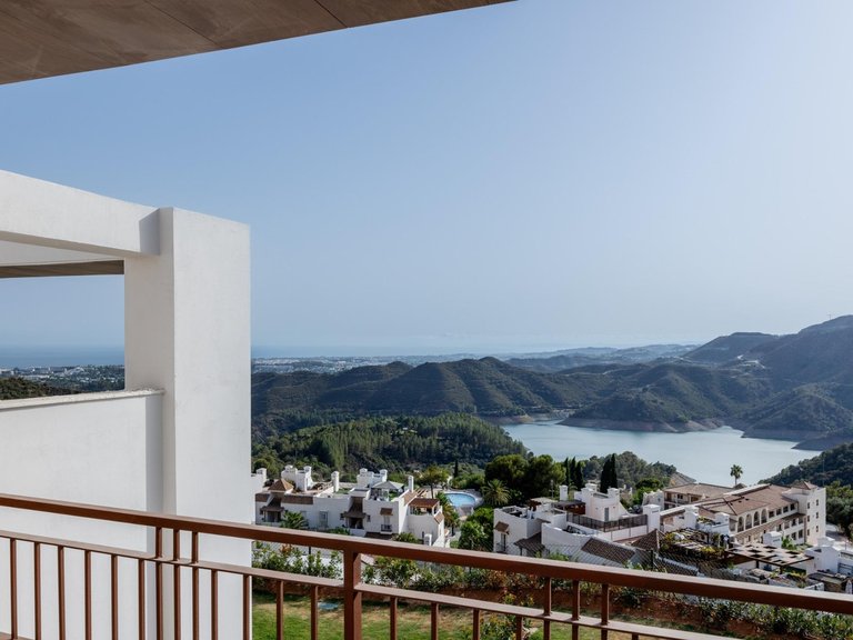 Town House for Sale in Istan, Malaga 2