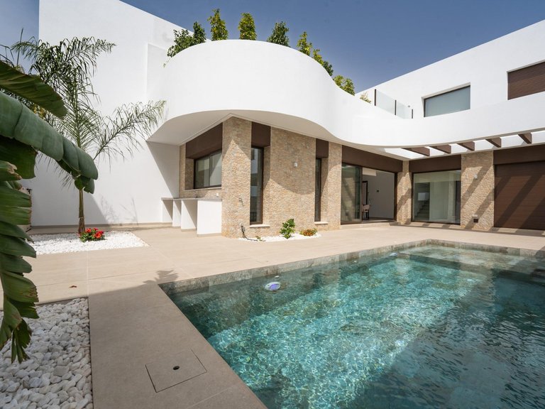 Villa for Sale in Las Heredades Almoradi, Alicante 1