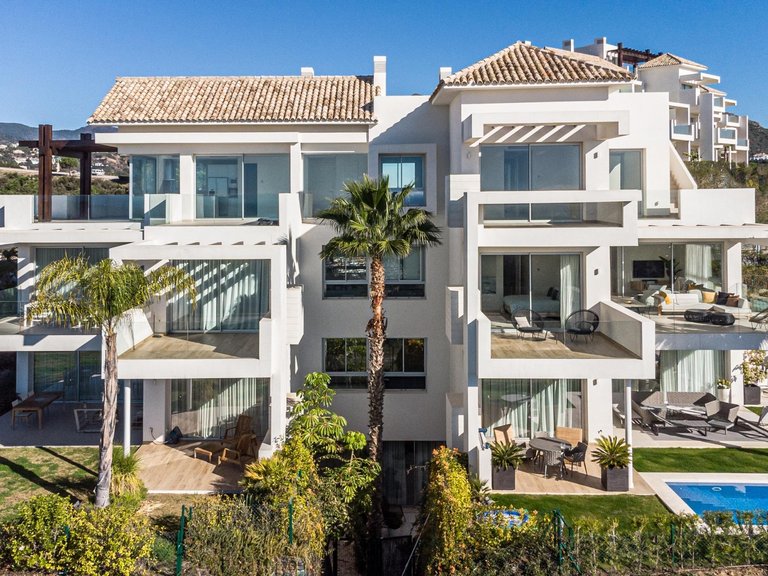 Apartment for Sale in Parque Botanico, Benahavís, Malaga 1