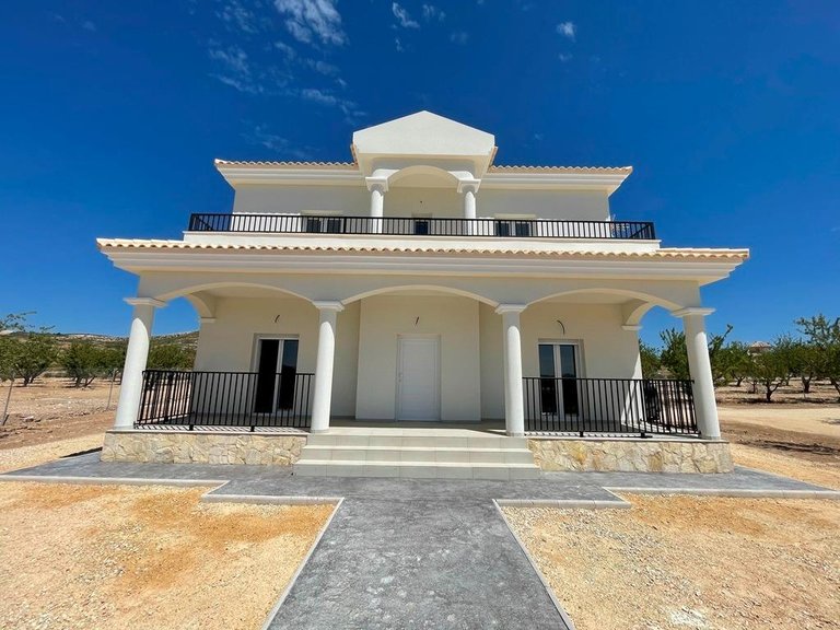 Villa for Sale in Pinoso, Alicante 10