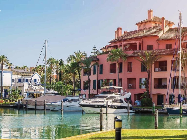 Apartment for Sale in Alcaidesa, La Linea De La Concepcion, Cadiz 10