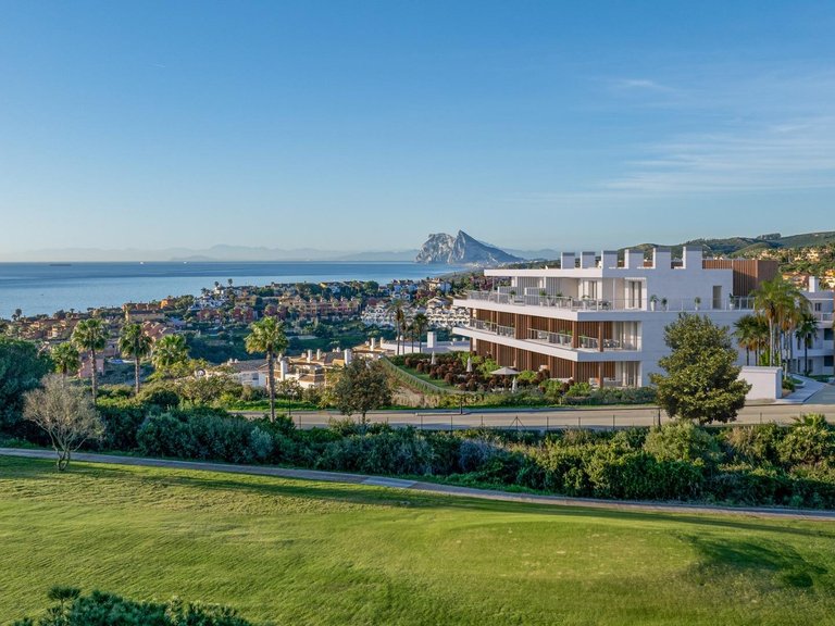 Apartment for Sale in La Hacienda Golf, San Roque, Cadiz 4