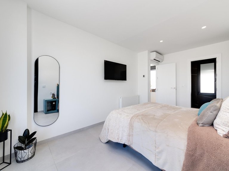 Villa for Sale in Pilar De La Horadada Roda Golf, Alicante 41