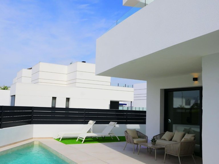 Villa for Sale in Polideportivo Dolores, Alicante 8