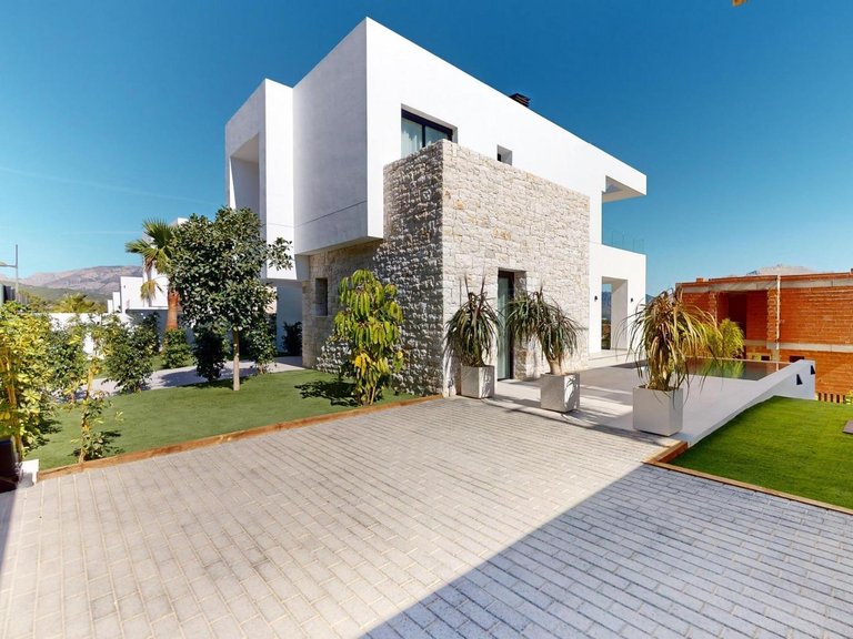 Villa for Sale in Polop, Alicante 1