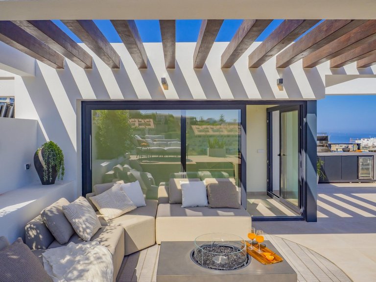 Villa for Sale in Higueron, Fuengirola, Malaga 28