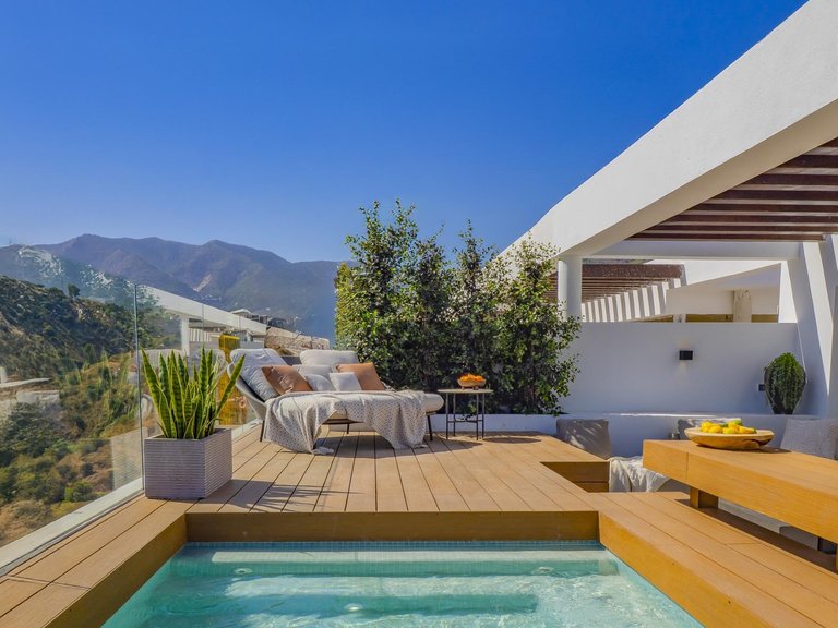 Villa for Sale in Higueron, Fuengirola, Malaga 4