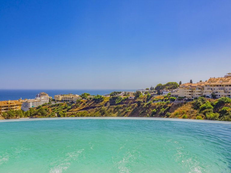 Villa for Sale in Higueron, Fuengirola, Malaga 16