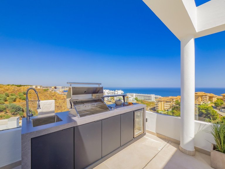 Villa for Sale in Higueron, Fuengirola, Malaga 17