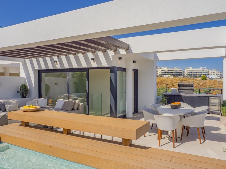 Villa for Sale in Higueron, Fuengirola, Malaga 28