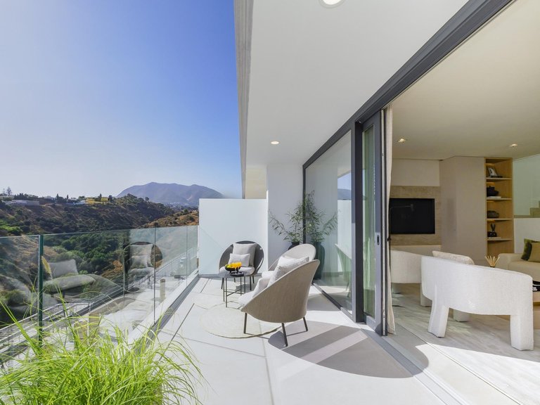 Villa for Sale in Higueron, Fuengirola, Malaga 29