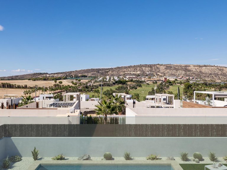 Villa for Sale in Algorfa La Finca Golf Resort, Alicante 2