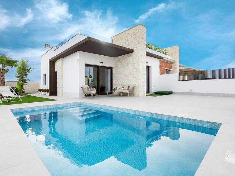 Villa for Sale in Orihuela Vistabella Golf Entre Naranjos, Alicante 2