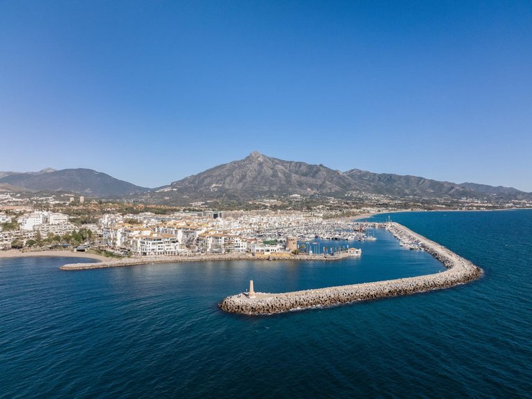 Apartment for Sale in Nueva Andalucia, Marbella, Malaga 14