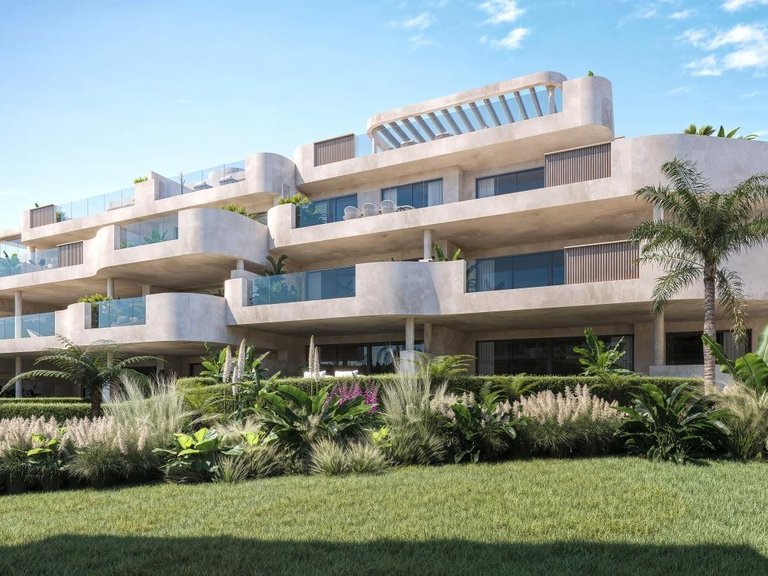Apartment for Sale in Arroyo En medio, Estepona, Malaga 1