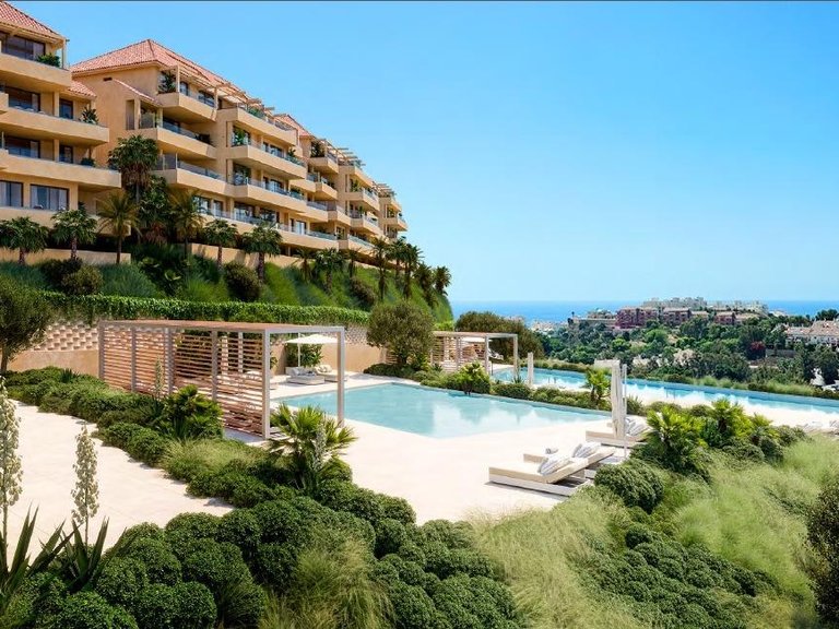 Apartment for Sale in Golf Torrequebrada, Benalmádena, Malaga 1