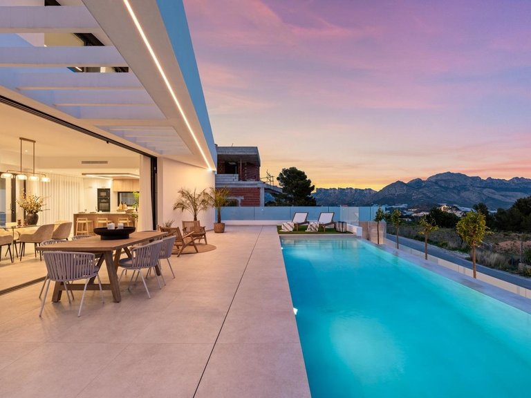 Villa for Sale in Polop, Alicante 2