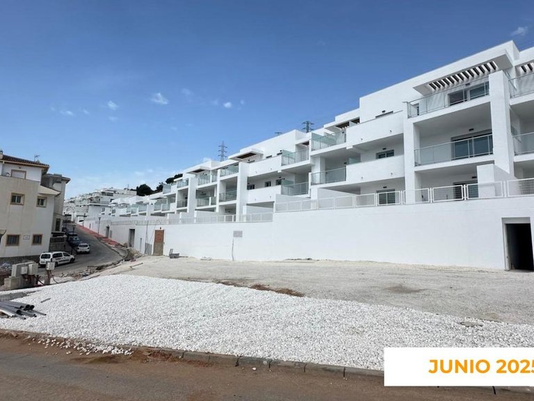 Apartment for Sale in Benalmádena Pueblo, Benalmádena, Malaga 2