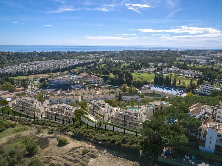 Apartment for Sale in Nueva Andalucia, Marbella, Malaga 2