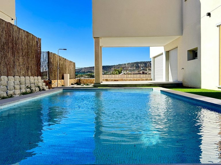 Villa for Sale in Algorfa, Alicante 1