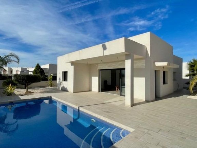 Villa for Sale in Polideportivo Rafal, Alicante 1