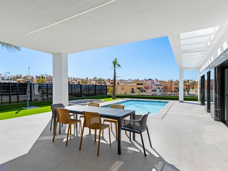Villa for Sale in Algorfa La Finca Golf Resort, Alicante 33