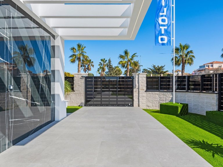 Villa for Sale in Algorfa La Finca Golf Resort, Alicante 40