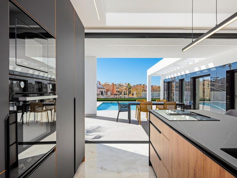 Villa for Sale in Algorfa La Finca Golf Resort, Alicante 7