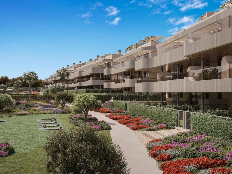 Apartment for Sale in El Paraiso Golf Club, Estepona, Malaga 1