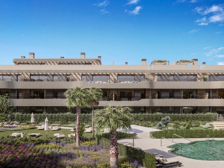 Apartment for Sale in El Paraiso Golf Club, Estepona, Malaga 1